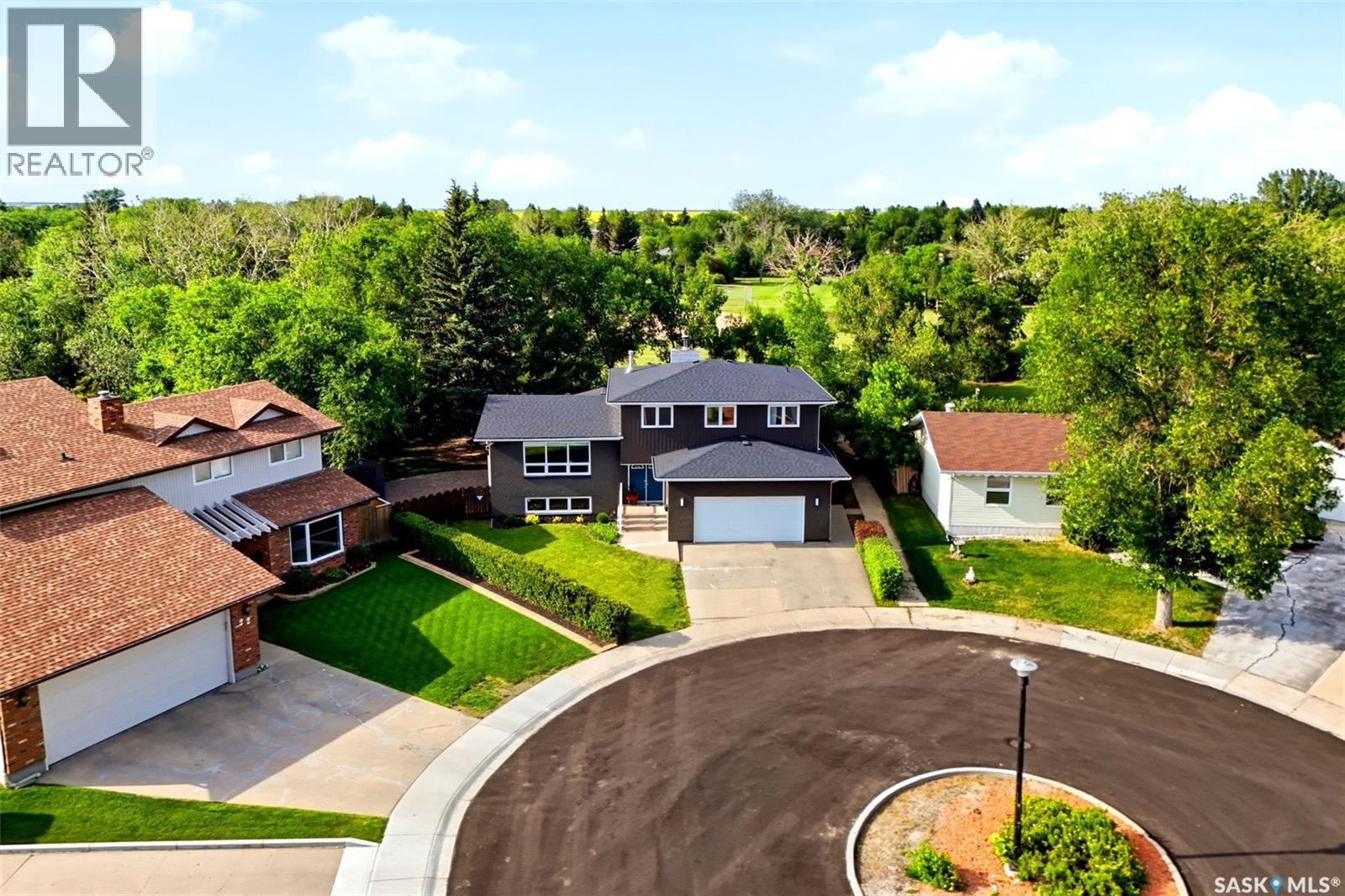 18 Forman Bay, Regina, SK - Outdoor