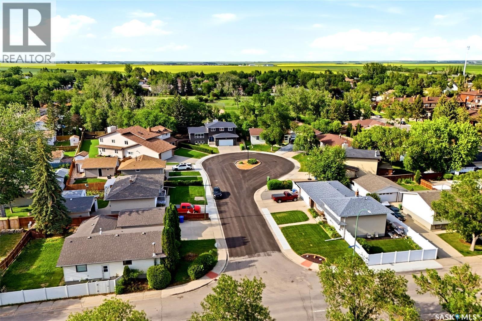 18 Forman Bay, Regina, SK - Outdoor With View