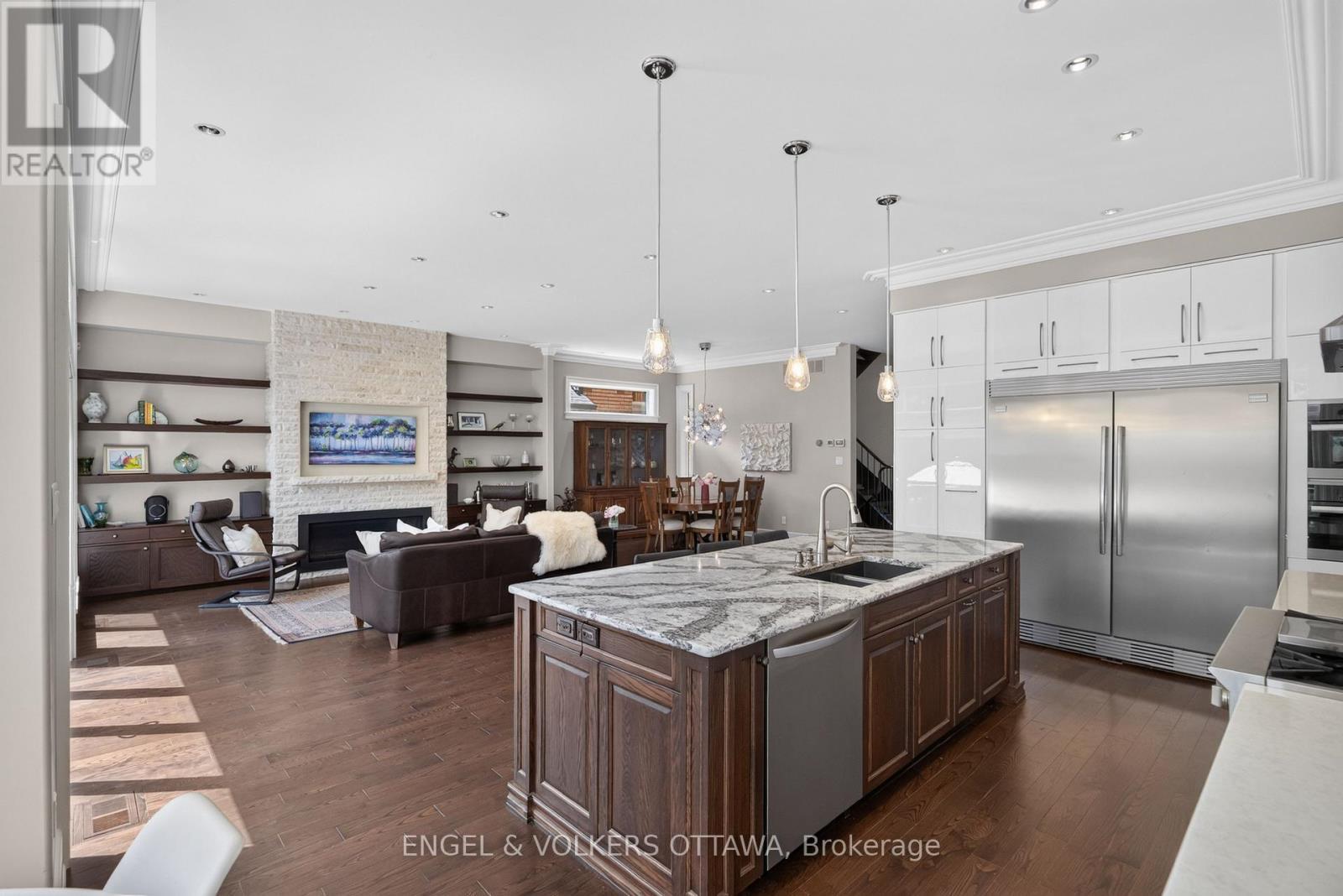 64 Helena Street, Ottawa, ON - Indoor Photo Showing Kitchen With Double Sink With Upgraded Kitchen