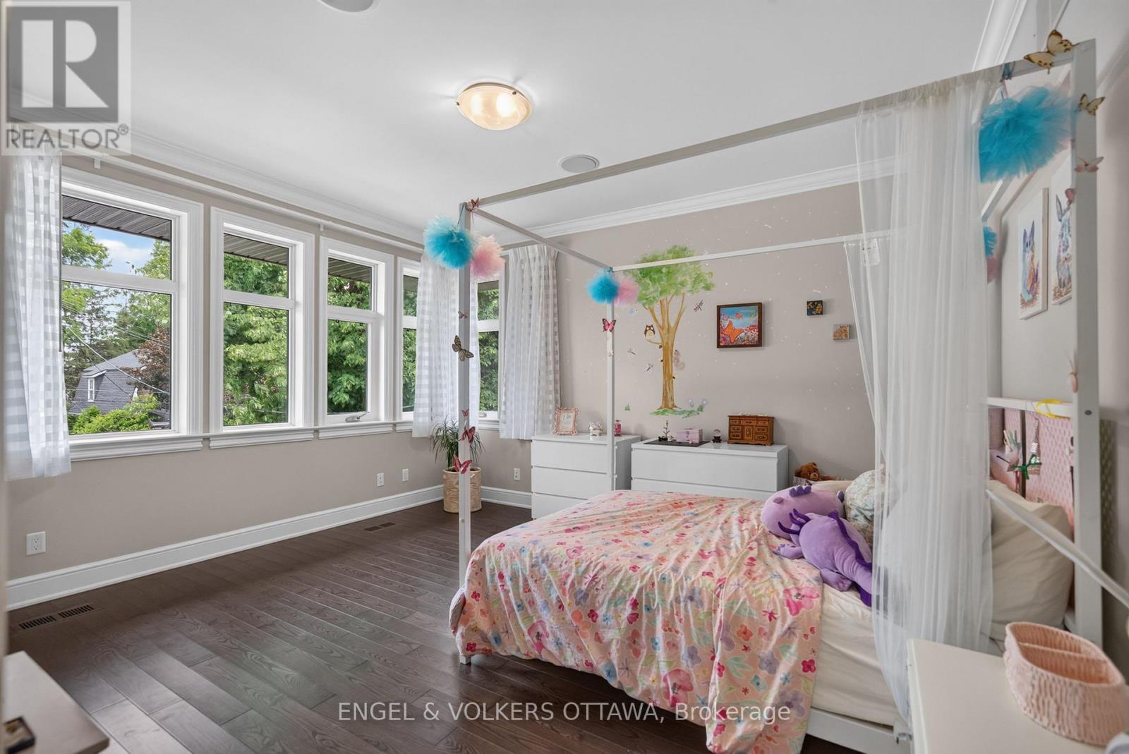 64 Helena Street, Ottawa, ON - Indoor Photo Showing Bedroom