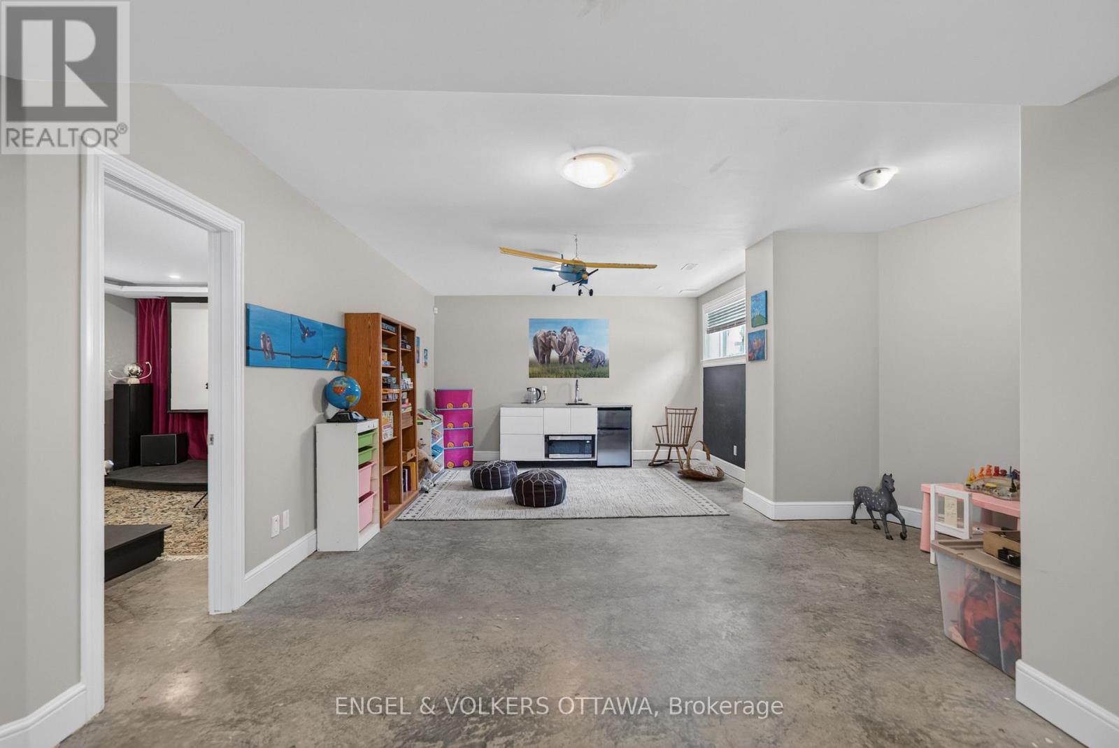 64 Helena Street, Ottawa, ON - Indoor