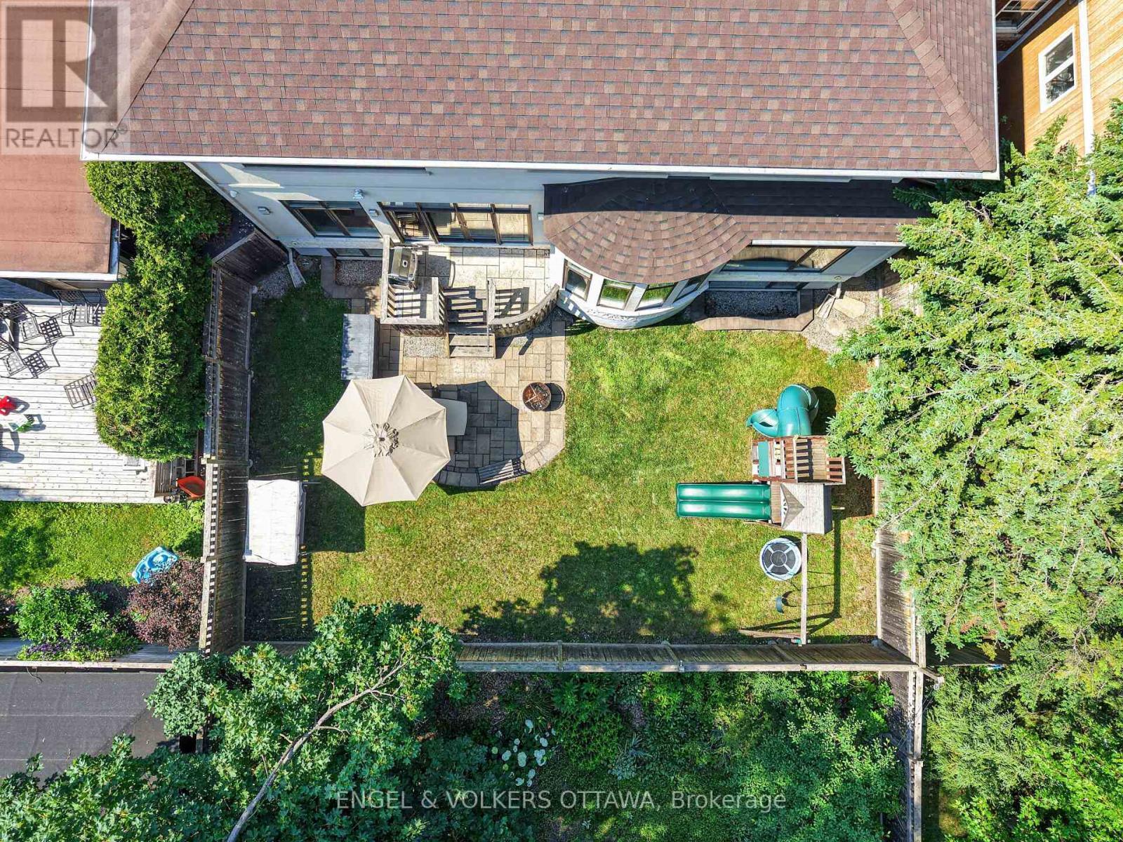 64 Helena Street, Ottawa, ON - Outdoor