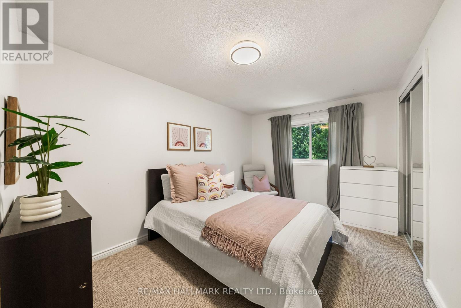 71 Bishop Crescent, Markham, ON - Indoor Photo Showing Bedroom