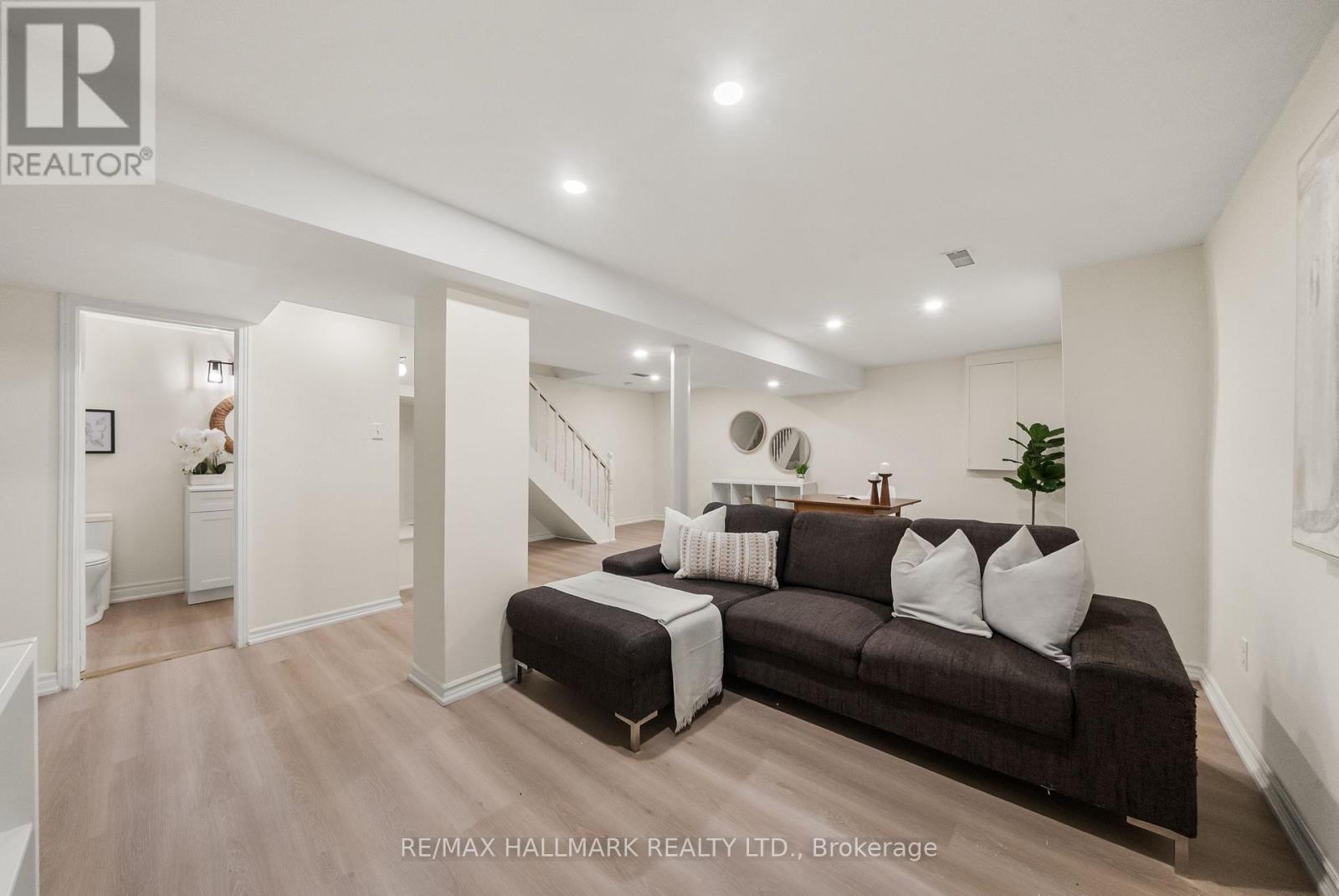 71 Bishop Crescent, Markham, ON - Indoor
