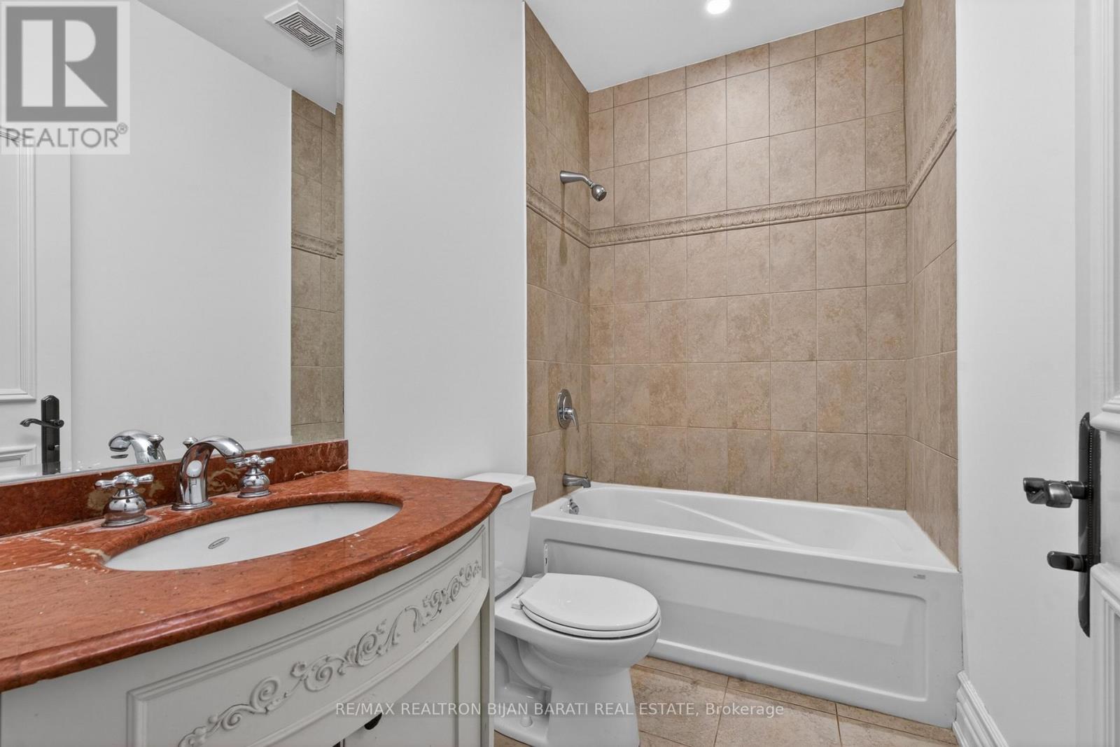291 Byng Avenue, Toronto, ON - Indoor Photo Showing Bathroom