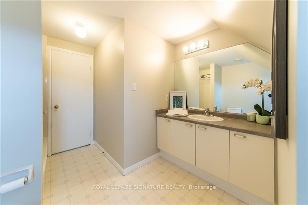 426 Downsview Place, Waterloo, ON - Indoor Photo Showing Other Room