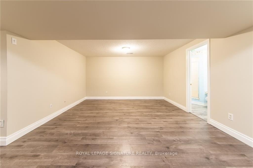 426 Downsview Place, Waterloo, ON - Indoor Photo Showing Other Room