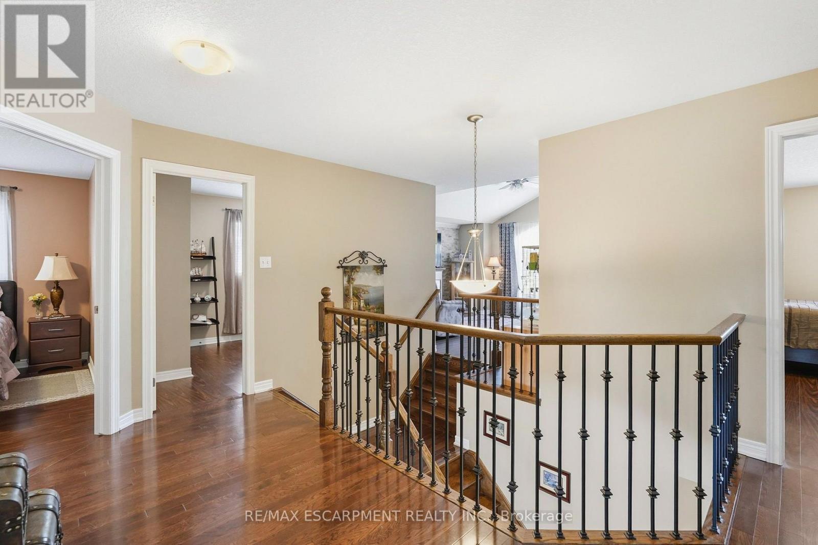 1332 Baseline Road, Hamilton, ON - Indoor Photo Showing Other Room