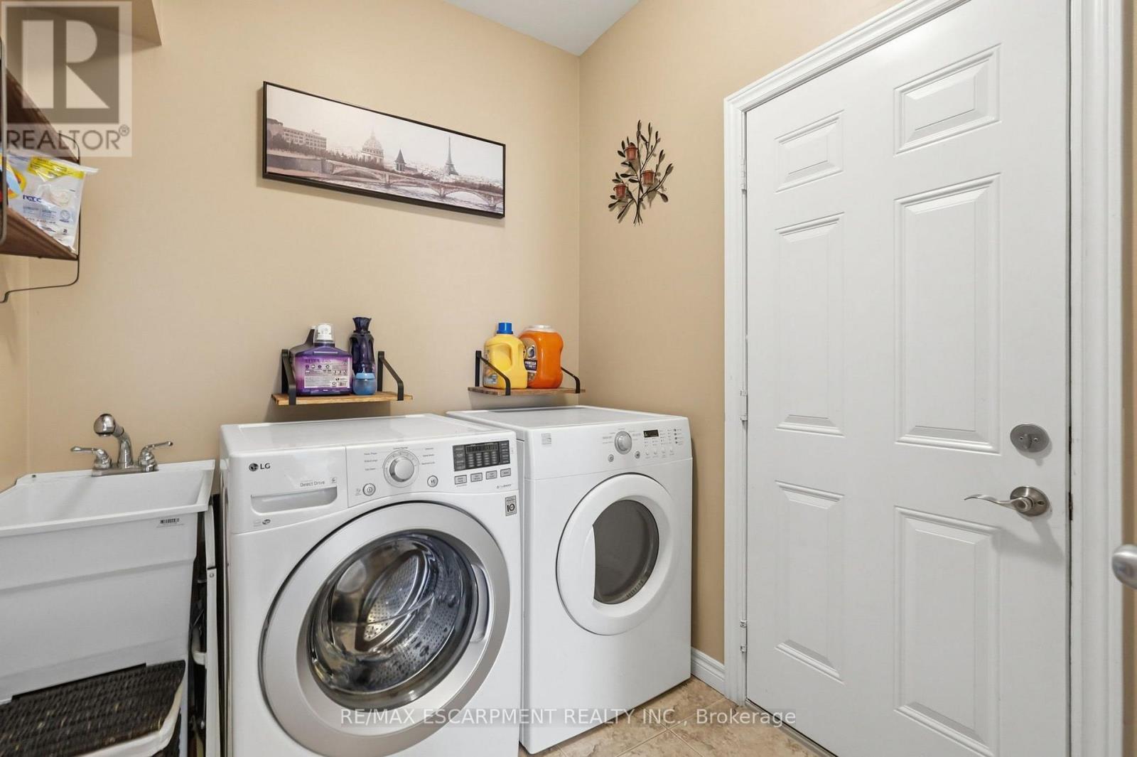 1332 Baseline Road, Hamilton, ON - Indoor Photo Showing Laundry Room