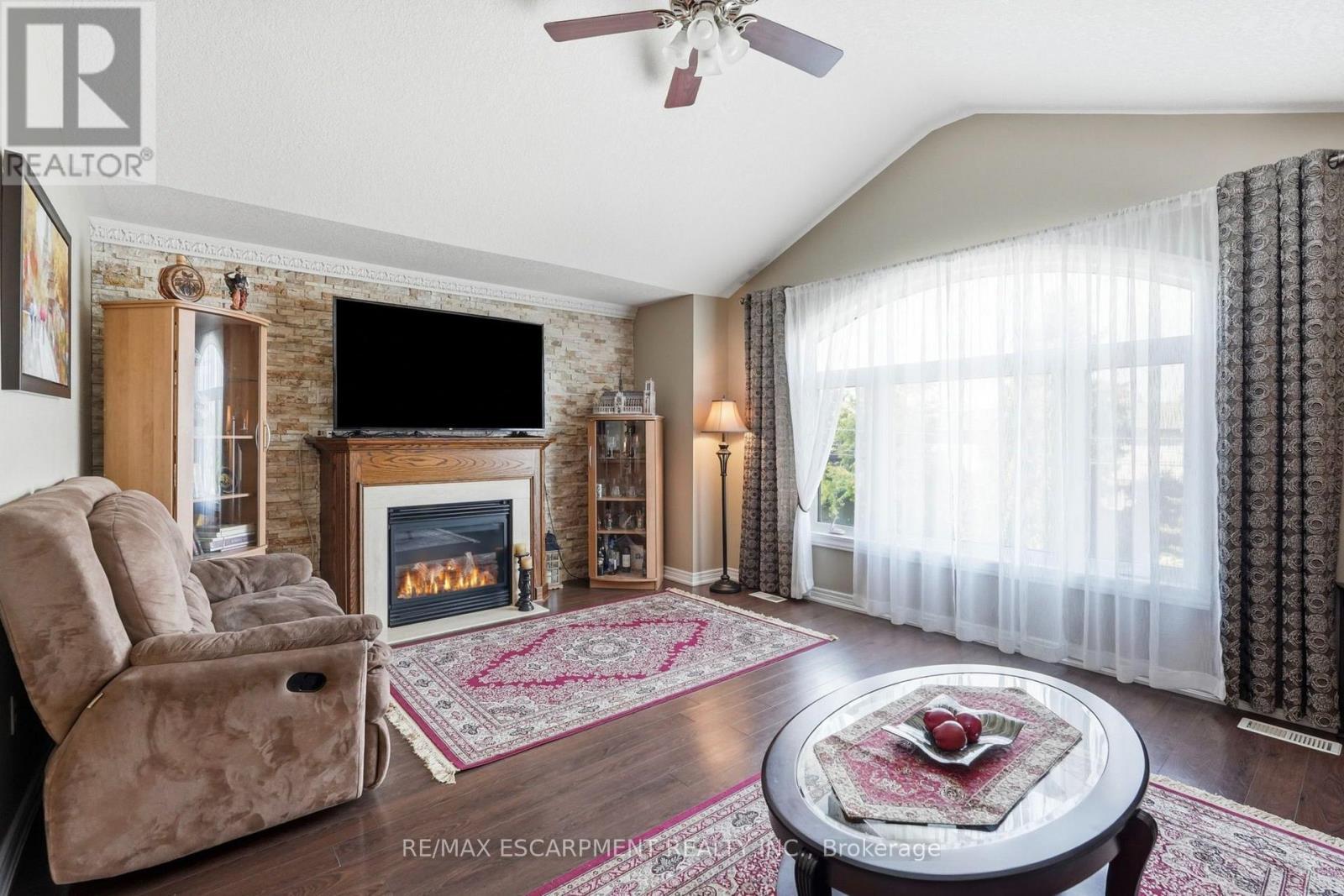 1332 Baseline Road, Hamilton, ON - Indoor Photo Showing Living Room With Fireplace