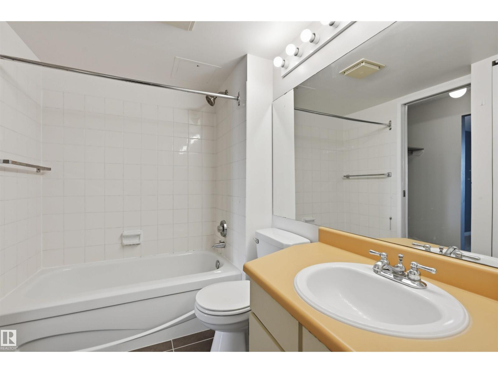 #1101 10149 Saskatchewan Dr Nw, Edmonton, AB - Indoor Photo Showing Bathroom