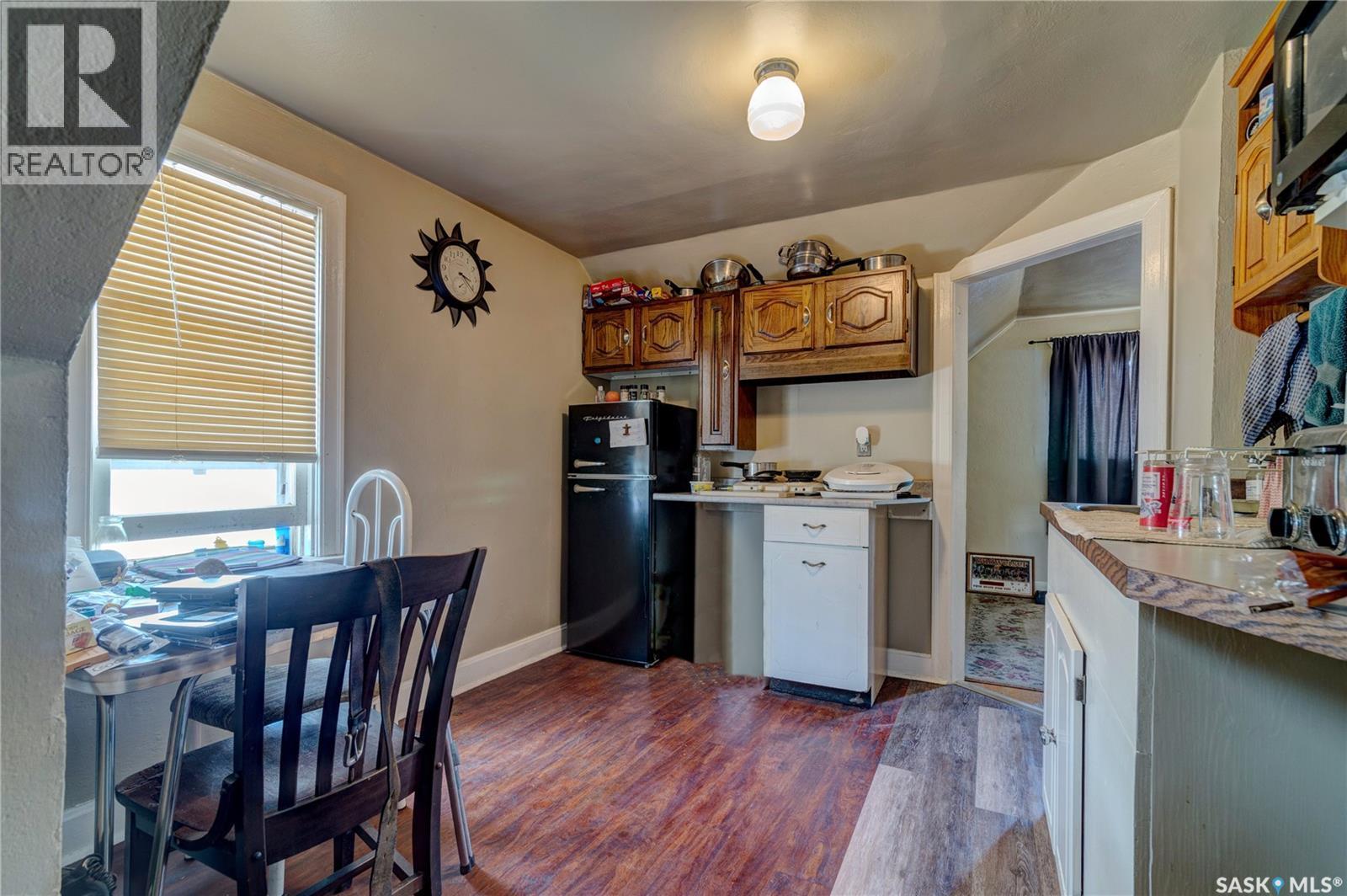 1713 St John Street, Regina, SK - Indoor Photo Showing Kitchen
