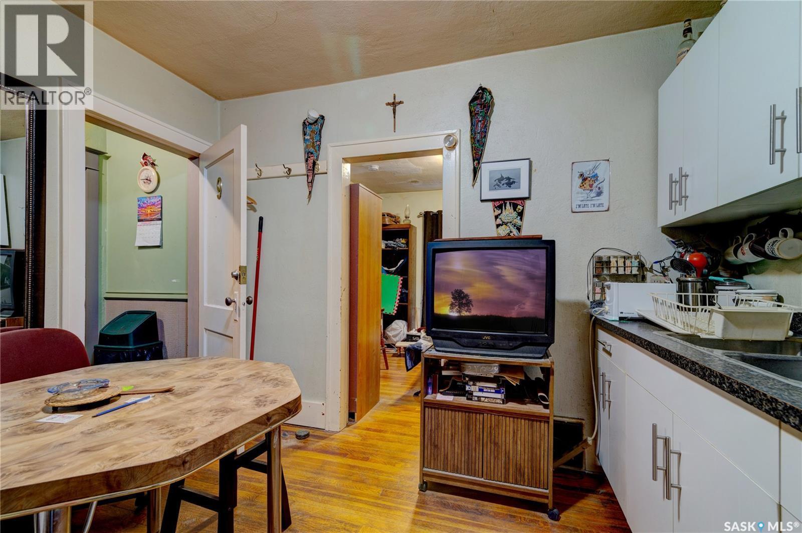 1713 St John Street, Regina, SK - Indoor