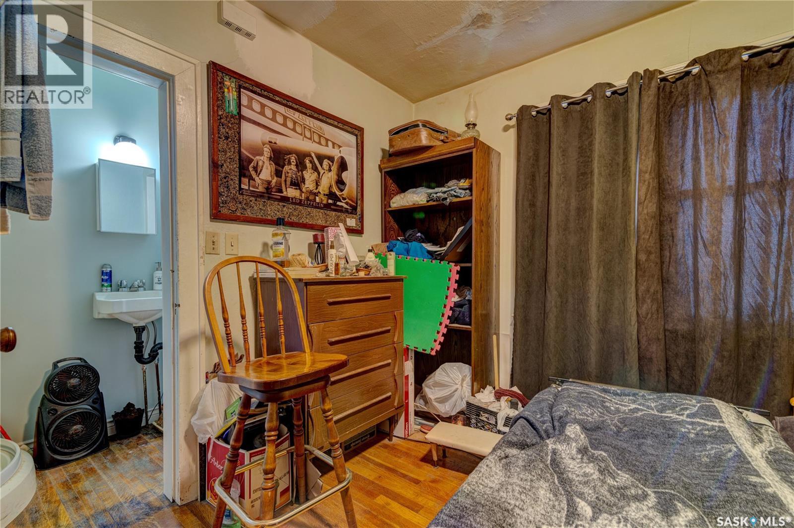 1713 St John Street, Regina, SK - Indoor