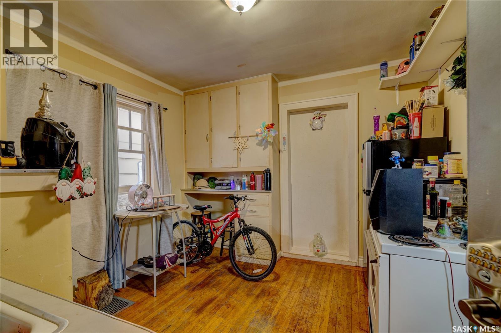 1713 St John Street, Regina, SK - Indoor