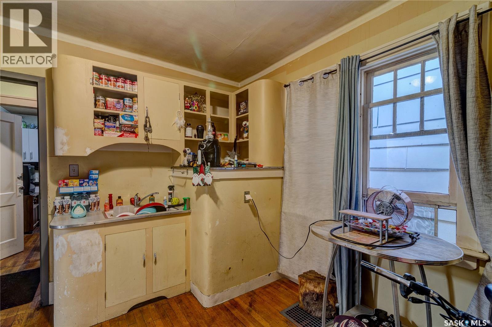1713 St John Street, Regina, SK - Indoor