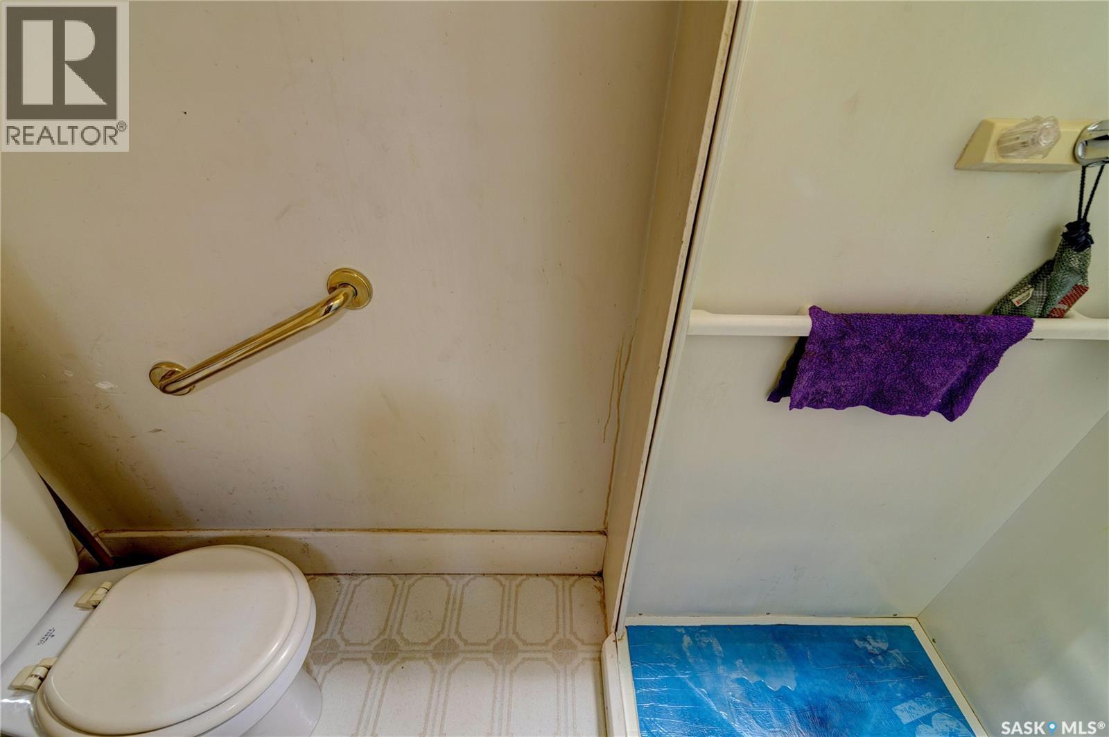 1713 St John Street, Regina, SK - Indoor Photo Showing Bathroom