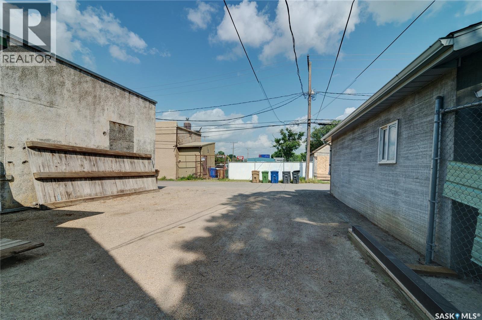 1713 St John Street, Regina, SK - Outdoor
