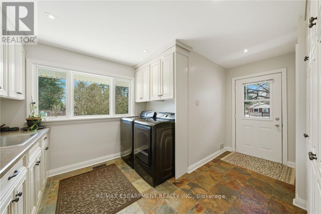 6 Summit Circle, Norfolk, ON - Indoor Photo Showing Kitchen