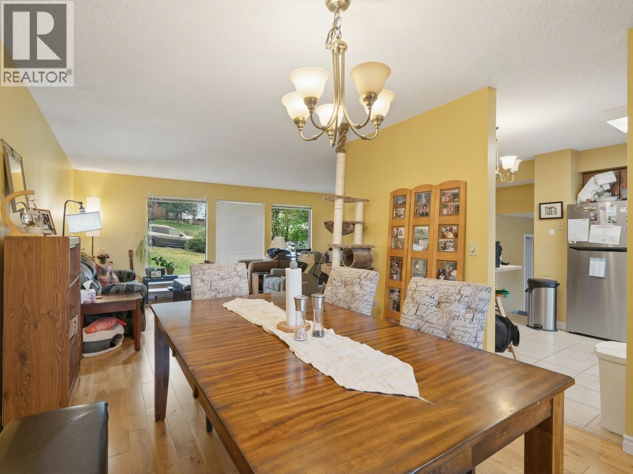 3183 Beacon Drive, Coquitlam, BC - Indoor Photo Showing Dining Room