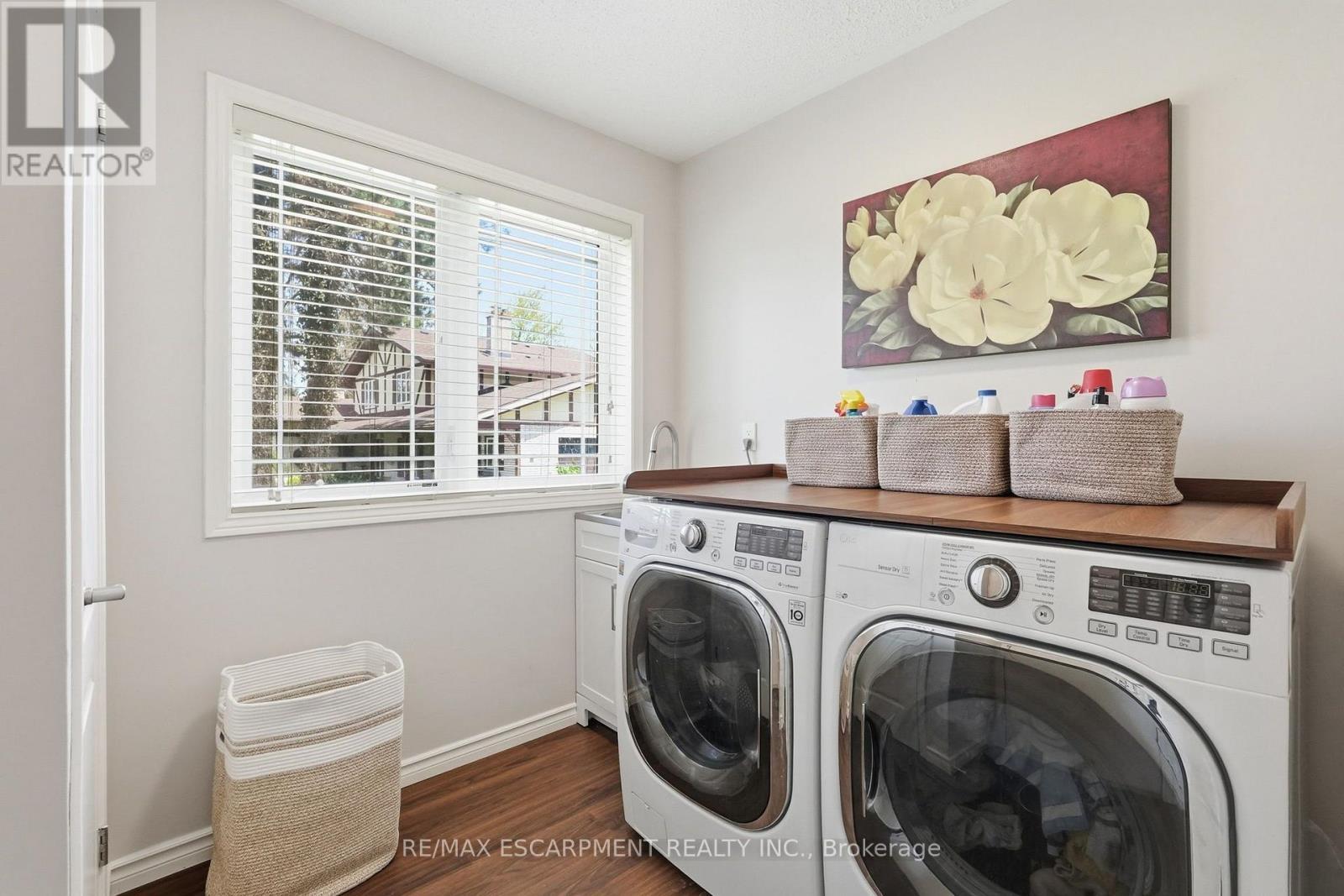 108 Highway 52, Hamilton, ON - Indoor Photo Showing Laundry Room