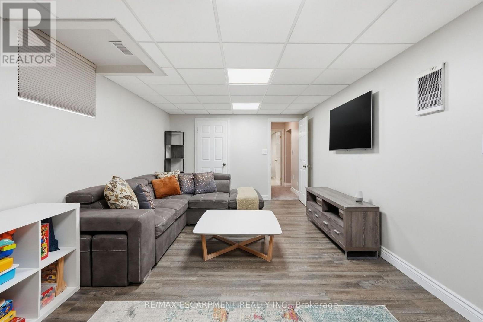 108 Highway 52, Hamilton, ON - Indoor