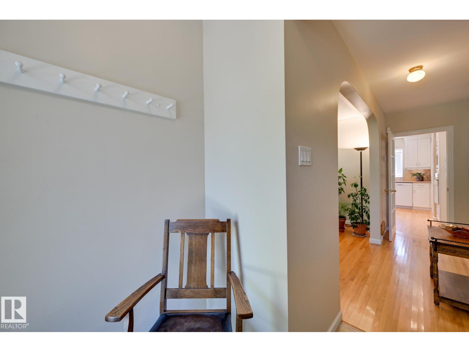 13503 106A Av Nw, Edmonton, AB - Indoor Photo Showing Other Room
