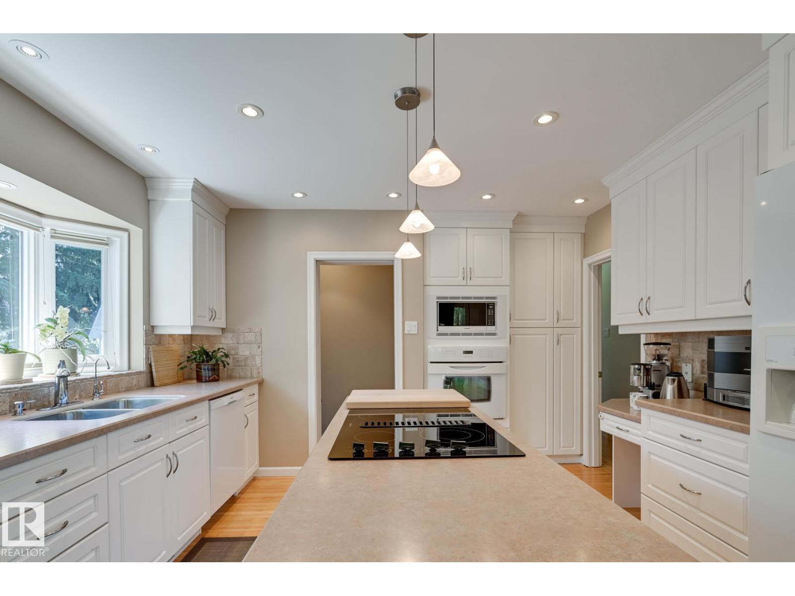 13503 106A Av Nw, Edmonton, AB - Indoor Photo Showing Kitchen With Double Sink