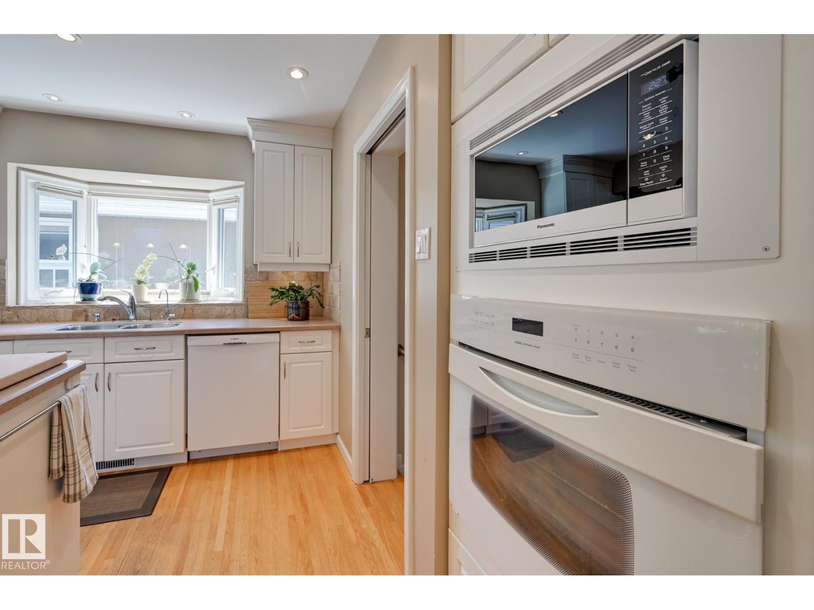 13503 106A Av Nw, Edmonton, AB - Indoor Photo Showing Kitchen With Double Sink