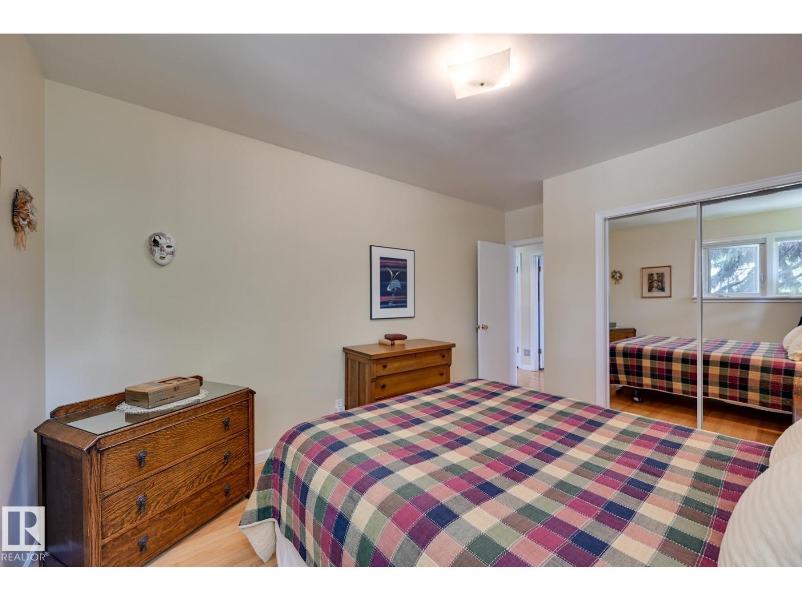 13503 106A Av Nw, Edmonton, AB - Indoor Photo Showing Bedroom
