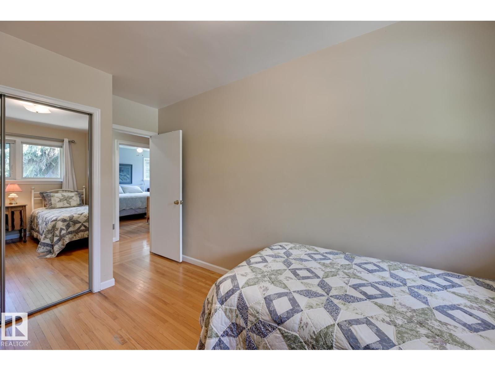 13503 106A Av Nw, Edmonton, AB - Indoor Photo Showing Bedroom