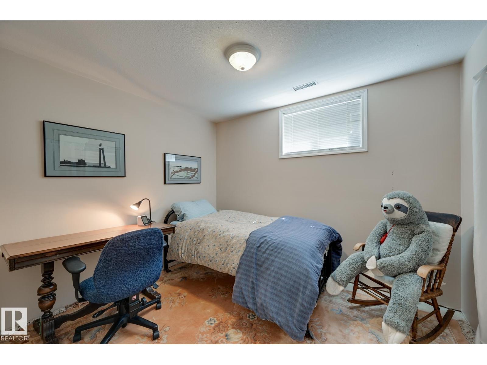 13503 106A Av Nw, Edmonton, AB - Indoor Photo Showing Bedroom