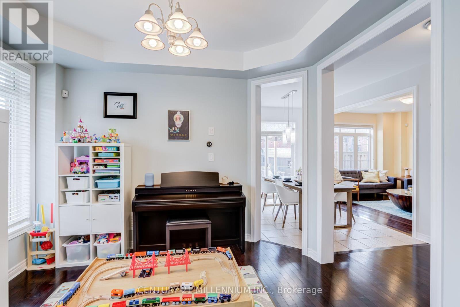 36 Platform Crescent, Brampton, ON - Indoor