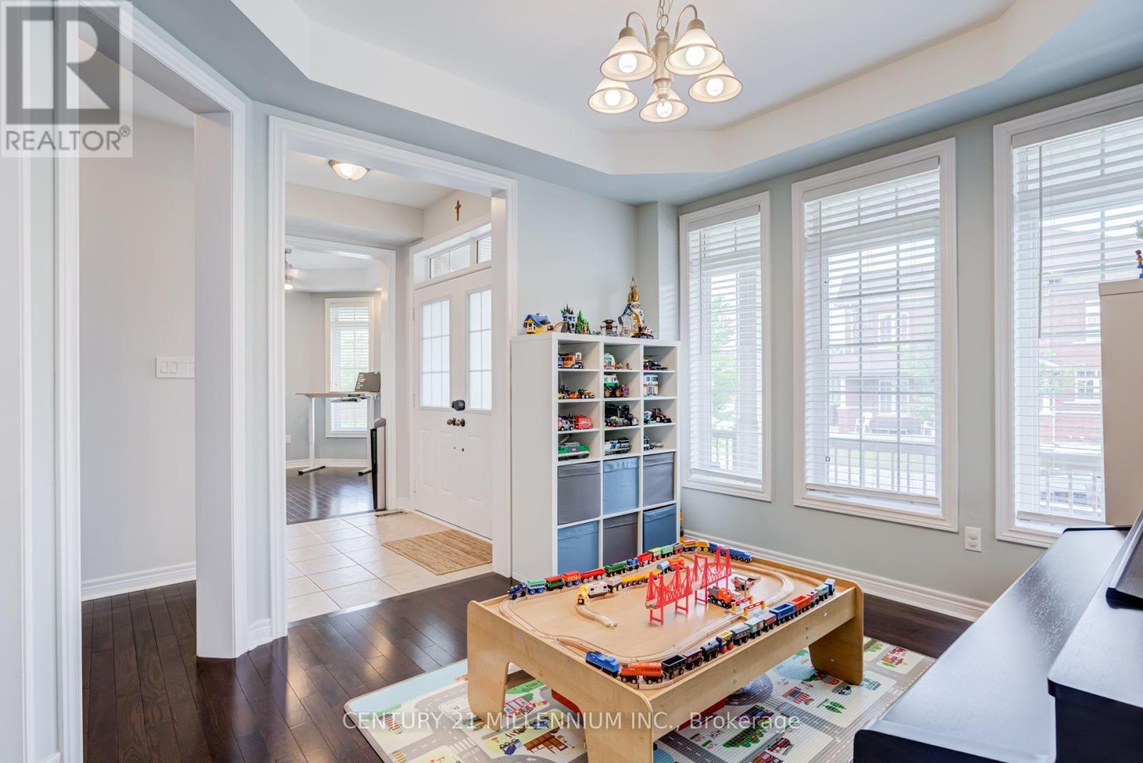 36 Platform Crescent, Brampton, ON - Indoor