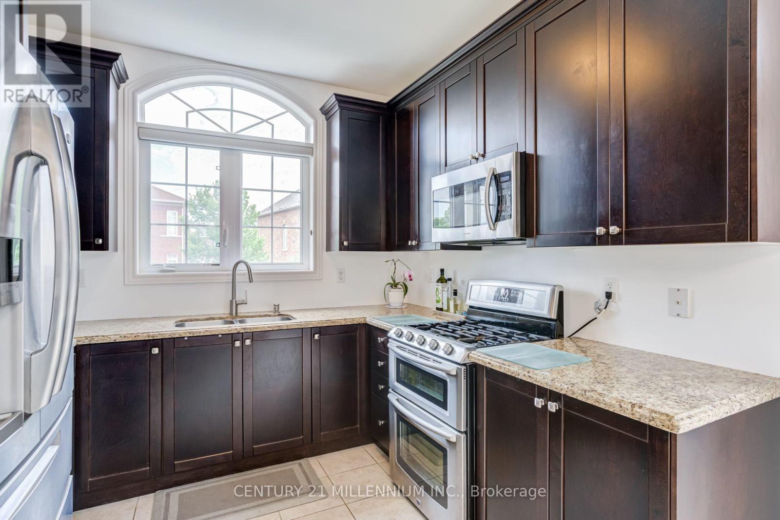 36 Platform Crescent, Brampton, ON - Indoor Photo Showing Kitchen With Double Sink