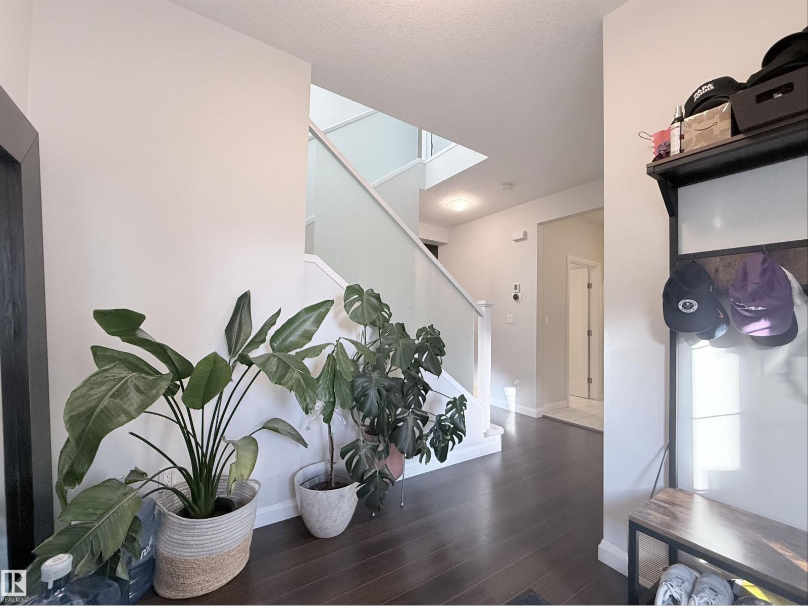 5876 168 Av Nw, Edmonton, AB - Indoor Photo Showing Other Room