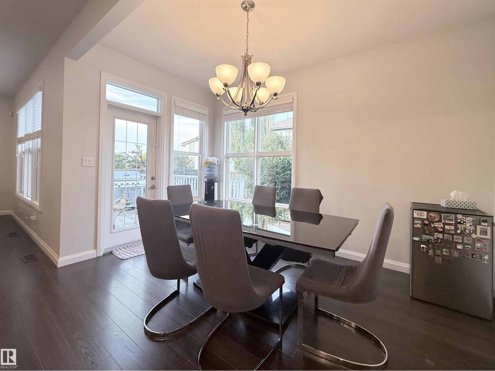 5876 168 Av Nw, Edmonton, AB - Indoor Photo Showing Dining Room