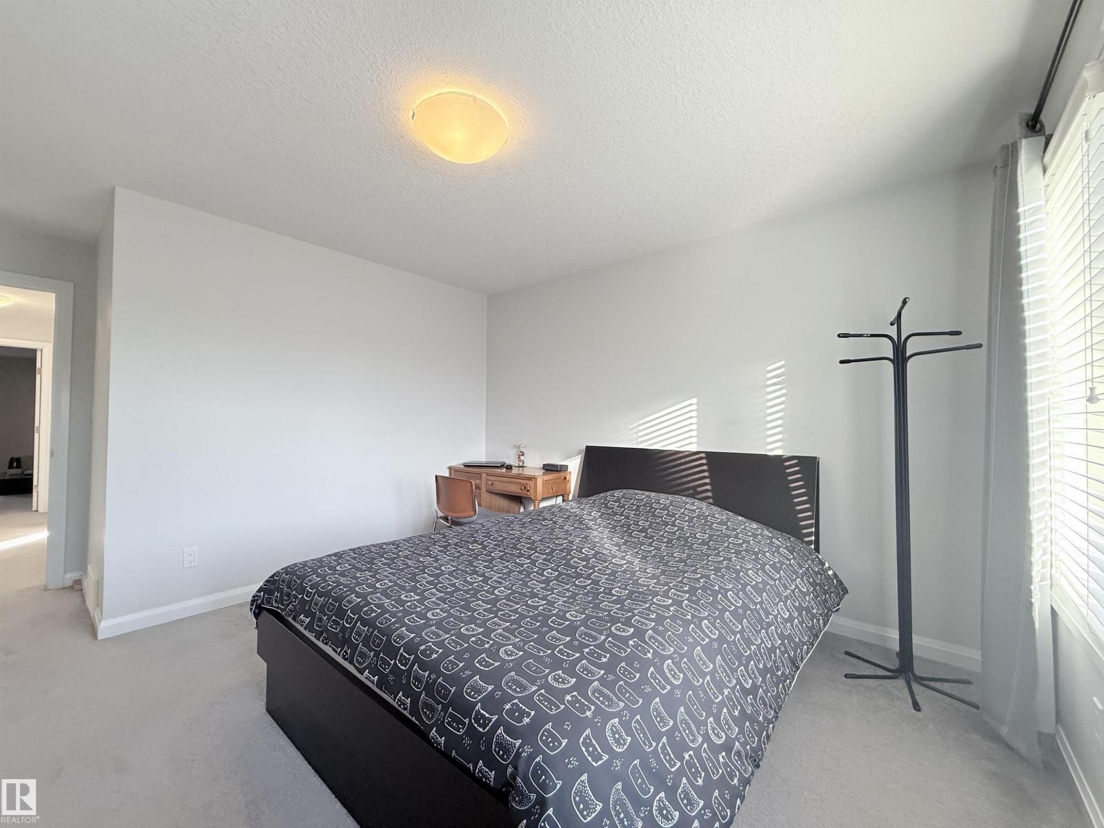 5876 168 Av Nw, Edmonton, AB - Indoor Photo Showing Bedroom
