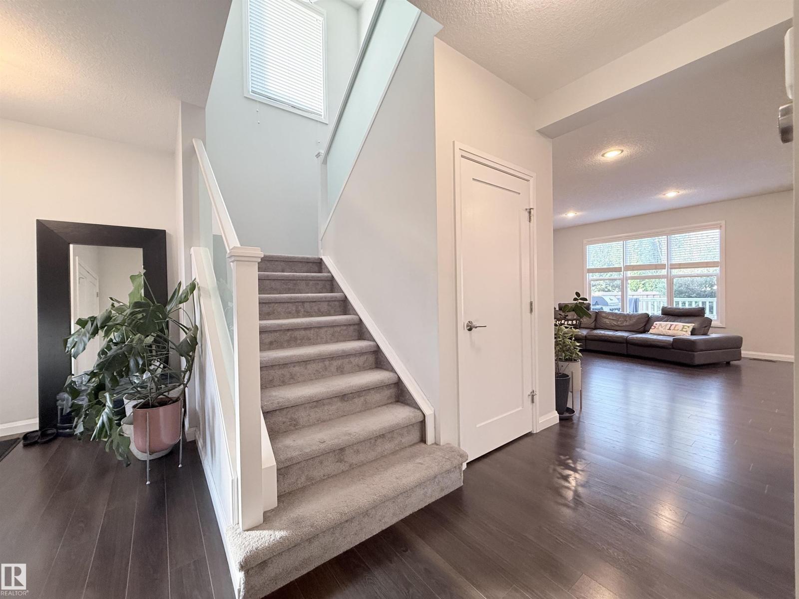 5876 168 Av Nw, Edmonton, AB - Indoor Photo Showing Other Room