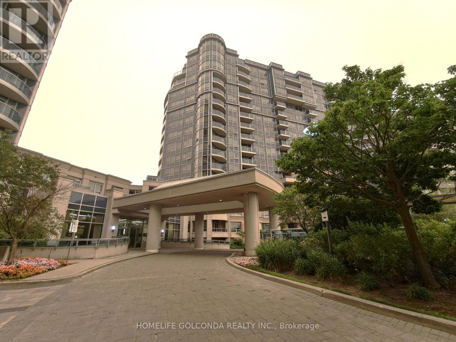 720 - 33 Cox Boulevard, Markham, ON - Outdoor With Facade