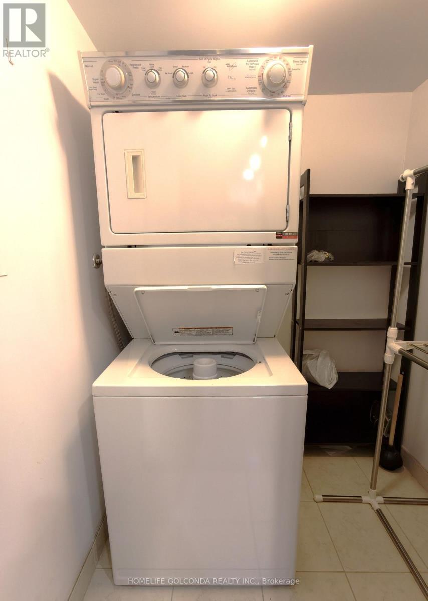 720 - 33 Cox Boulevard, Markham, ON - Indoor Photo Showing Laundry Room