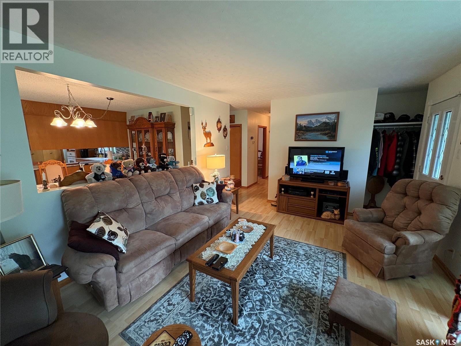 206 March Avenue E, Langenburg, SK - Indoor Photo Showing Living Room