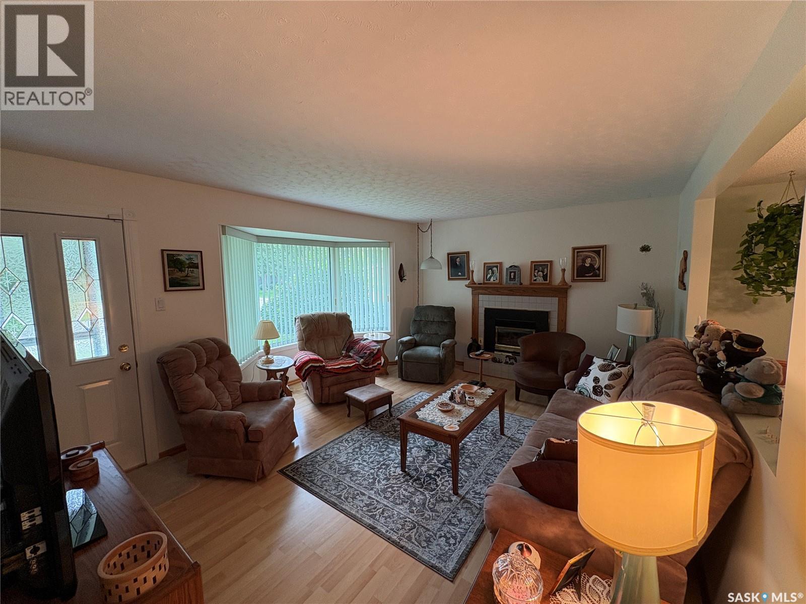 206 March Avenue E, Langenburg, SK - Indoor Photo Showing Living Room