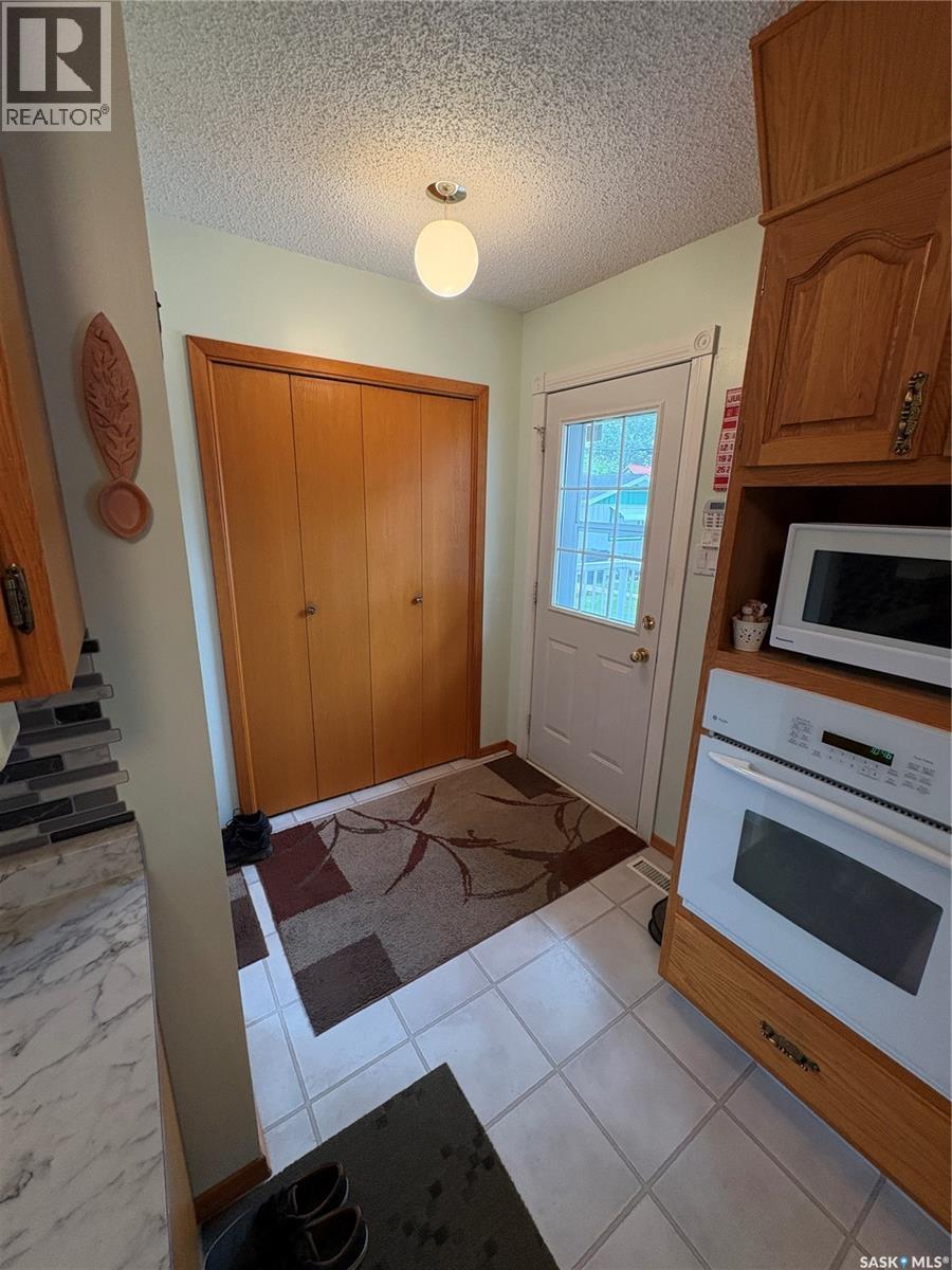 206 March Avenue E, Langenburg, SK - Indoor Photo Showing Other Room