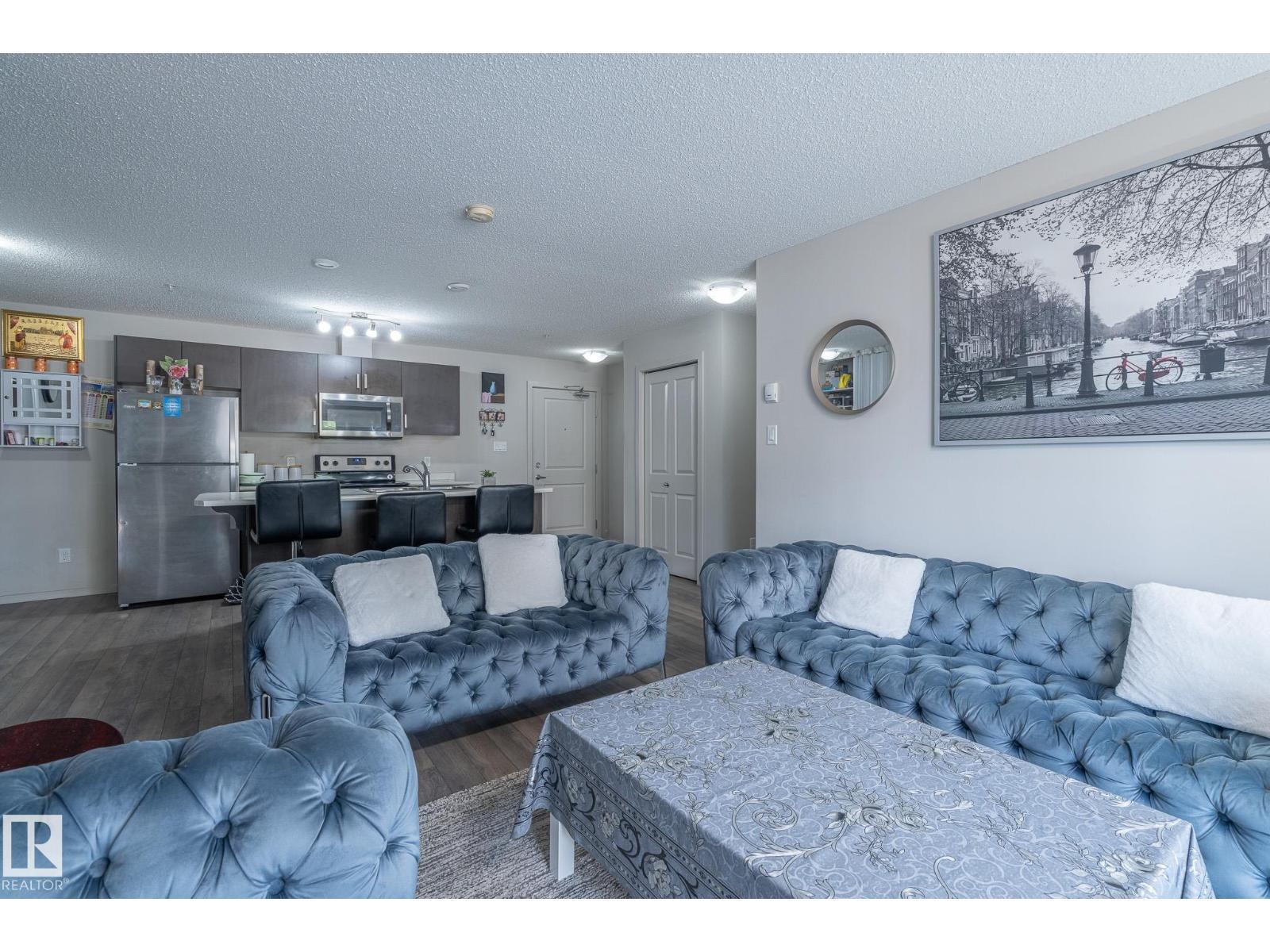 #107 142 Ebbers Bv Nw, Edmonton, AB - Indoor Photo Showing Living Room