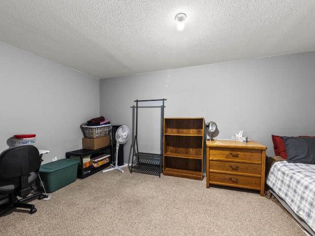 948 Ryan Place, Kamloops, BC - Indoor Photo Showing Bedroom