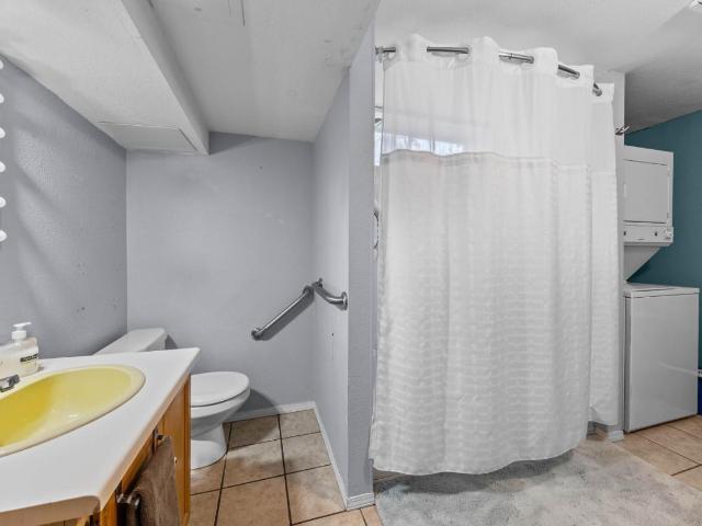 948 Ryan Place, Kamloops, BC - Indoor Photo Showing Other Room