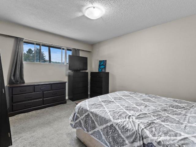 948 Ryan Place, Kamloops, BC - Indoor Photo Showing Bedroom
