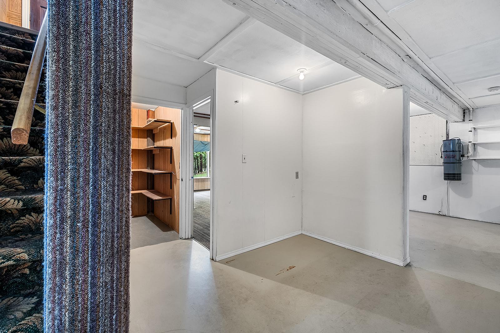 357 3A Street, Cranbrook, BC - Indoor Photo Showing Other Room