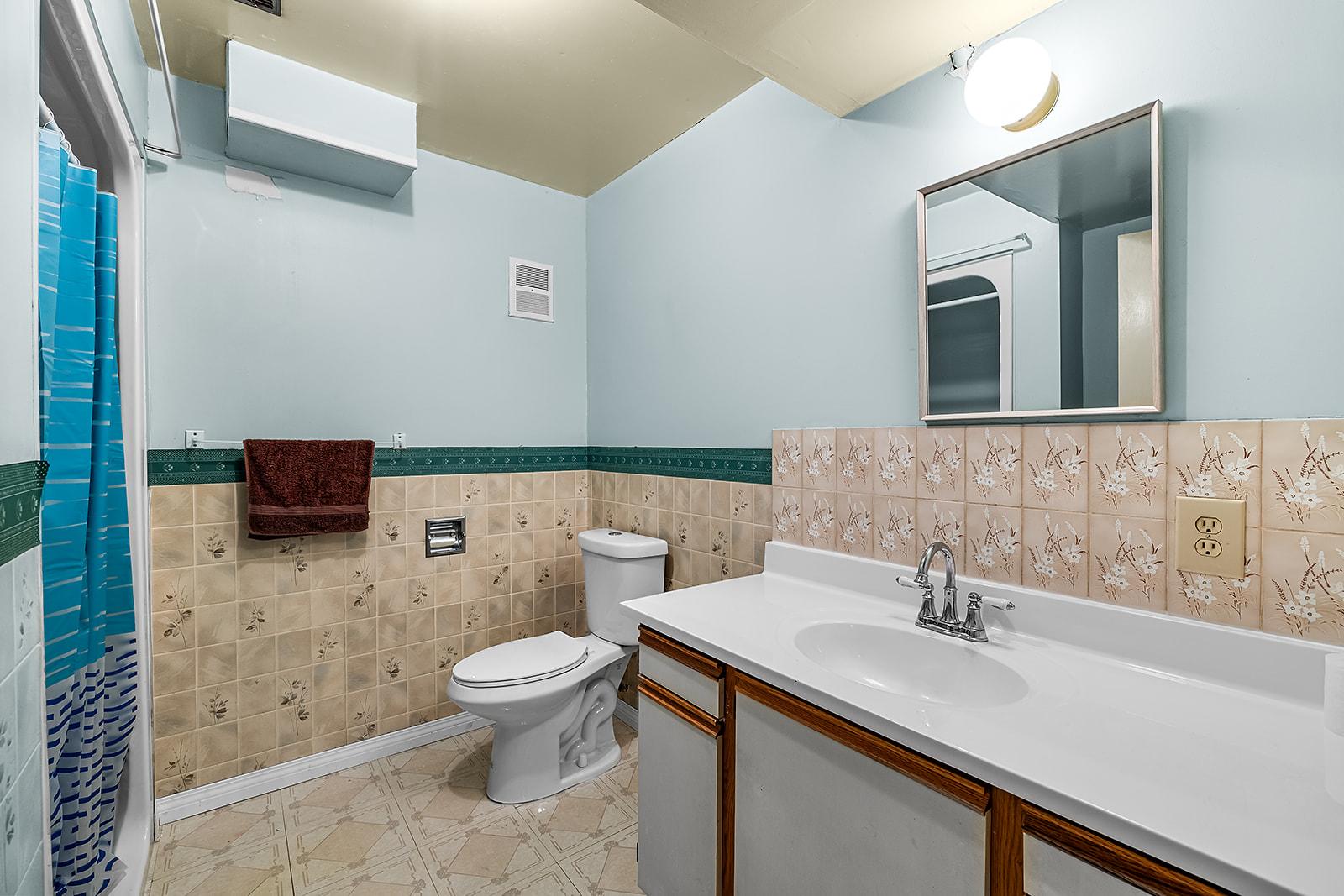 357 3A Street, Cranbrook, BC - Indoor Photo Showing Bathroom